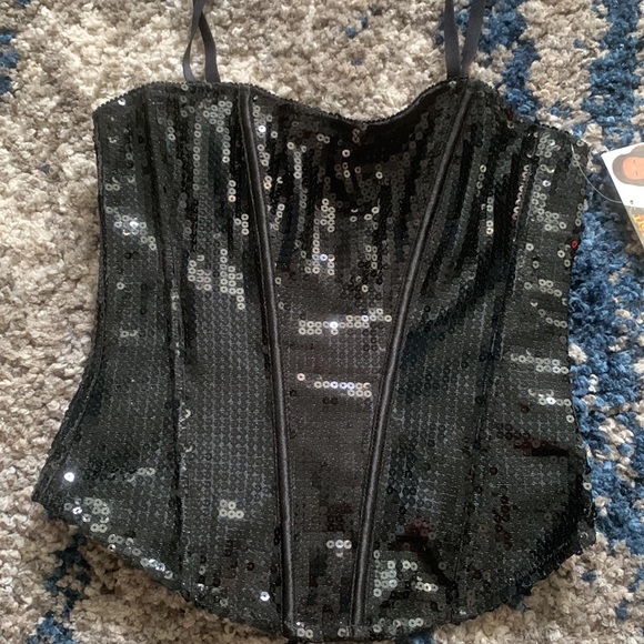 Halloween 🎃 Black Coset with mini top hat - Picture 3 of 8